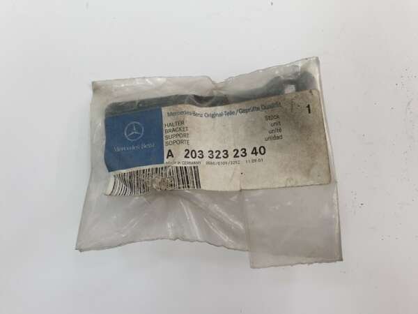 Mercedes-Benz Genuine Suspension Bracket (MPN: A2033232340) - Image 2