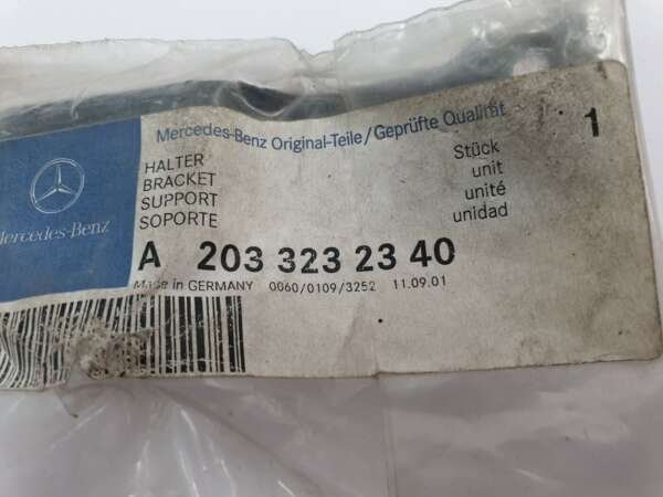 Mercedes-Benz Genuine Suspension Bracket (MPN: A2033232340) - Image 3
