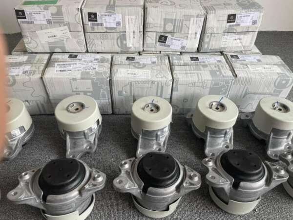 Mercedes Benz W253 Engine mount original factory - Image 6