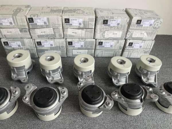 Mercedes Benz W253 Engine mount original factory - Image 2